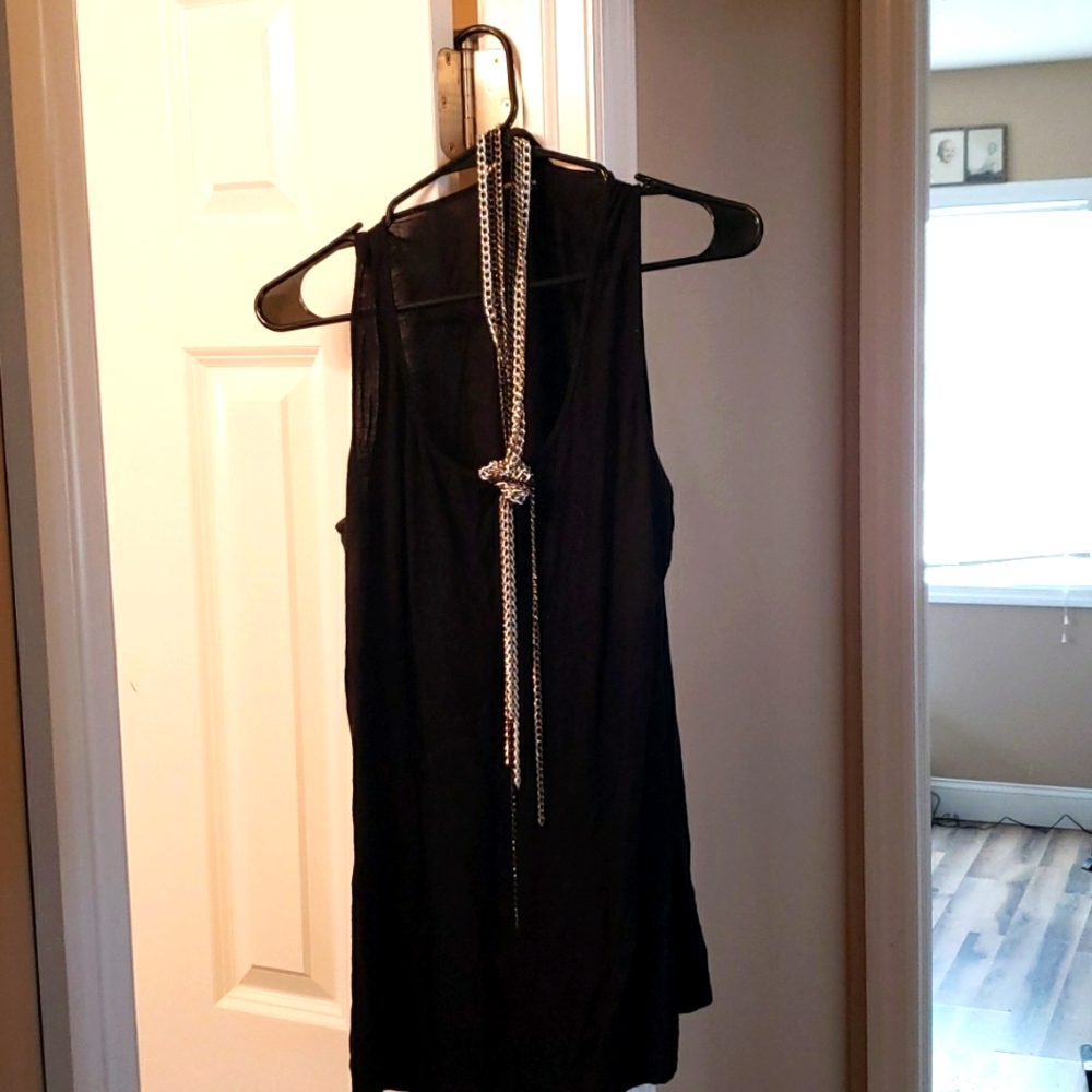 5/$25- Cha Cha Vente Tank Top with chains